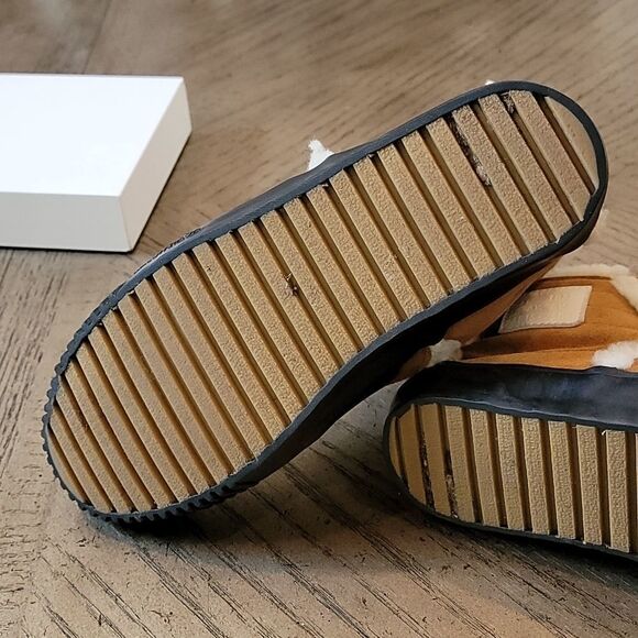 Balenciaga size 38 or 8 shearling fur suede Hightop sneaker HOsT PiCk🤎 - Picture 6 of 11